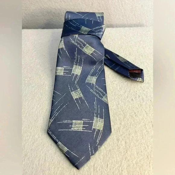 Mario Valentino 100% Imported Silk Tie Abstract - Picture 5 of 5